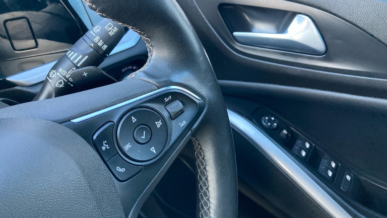 Vauxhall Grandland 1.5 Turbo D Ultimate 5dr Auto Diesel Hatchback